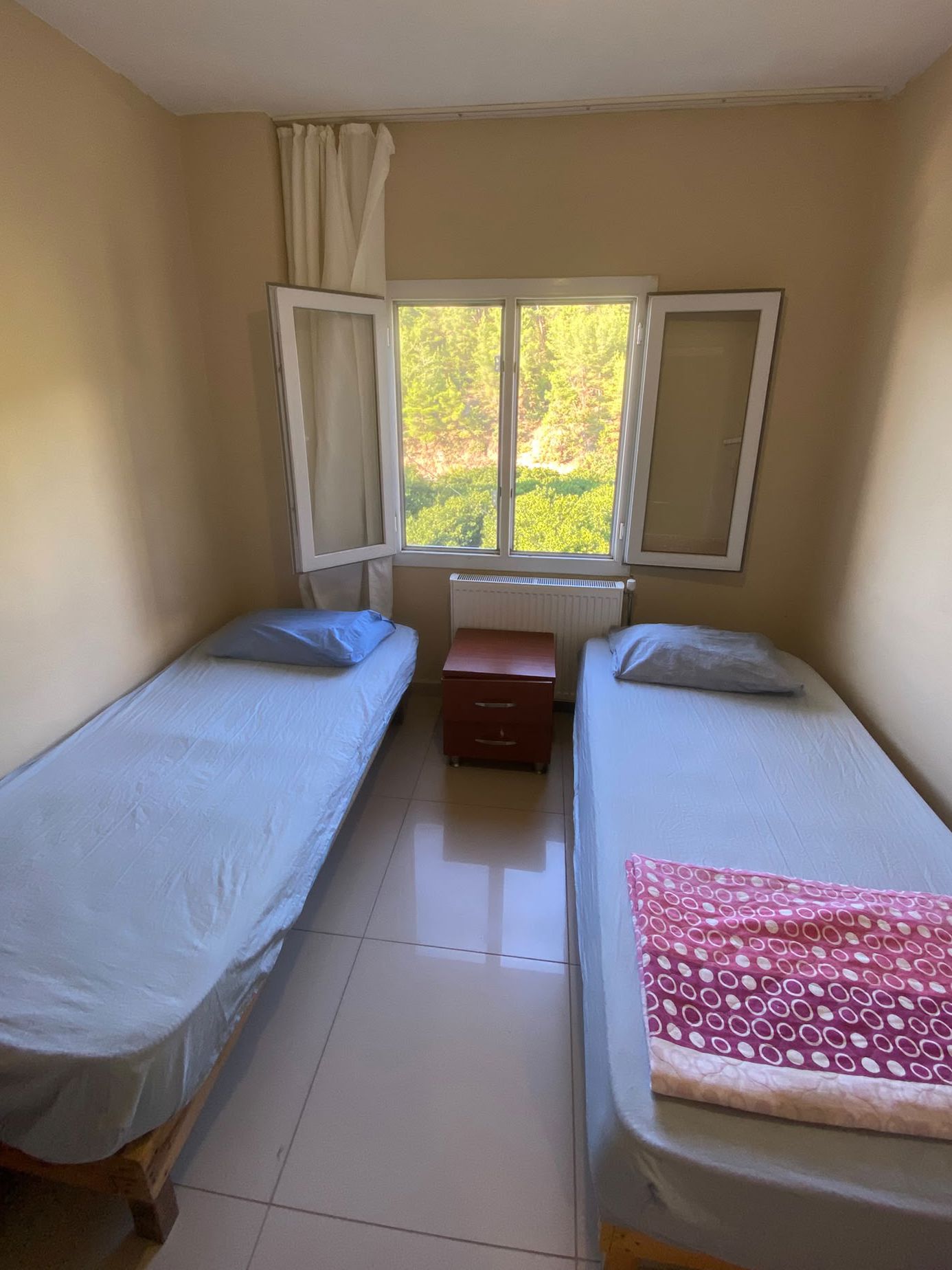 Zümrüt Pansiyon Apart - İki Yataklı Oda