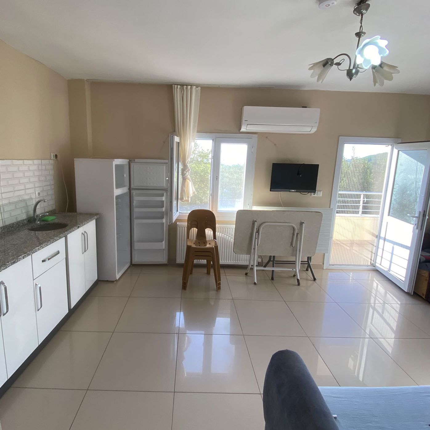 Zümrüt Pansiyon Apart - Salon ve Mutfak
