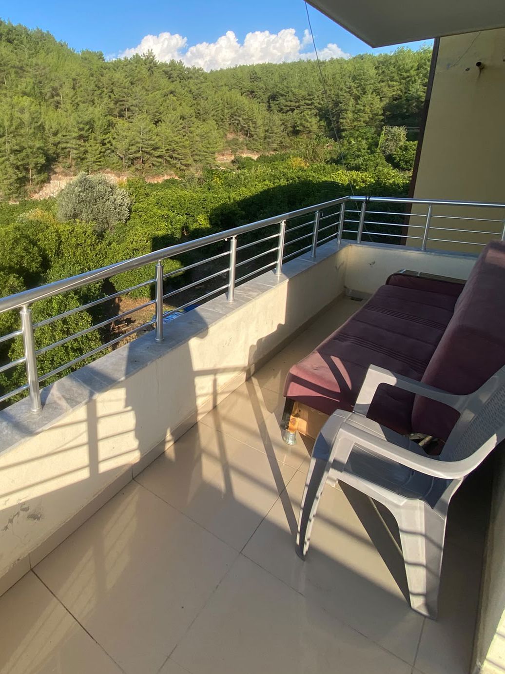 Zümrüt Pansiyon Balkon - Koltuklu Balkon