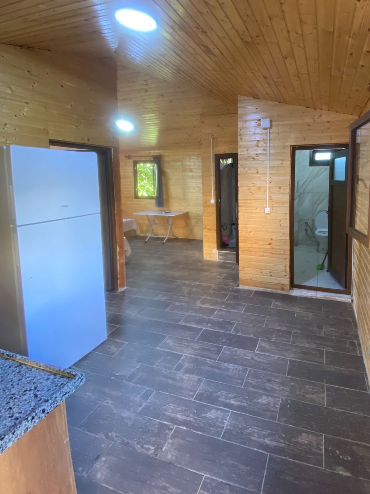 Zümrüt Pansiyon Bungalov - İç Mekân Girişi